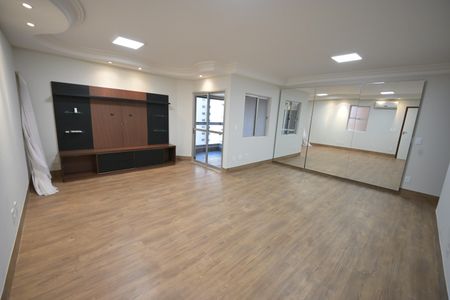 Apartamento para alugar com 112m², 4 quartos e 2 vagas