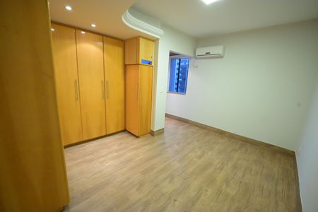 Apartamento para alugar com 112m², 4 quartos e 2 vagas