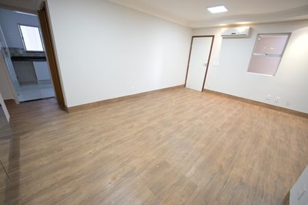 Apartamento para alugar com 112m², 4 quartos e 2 vagas