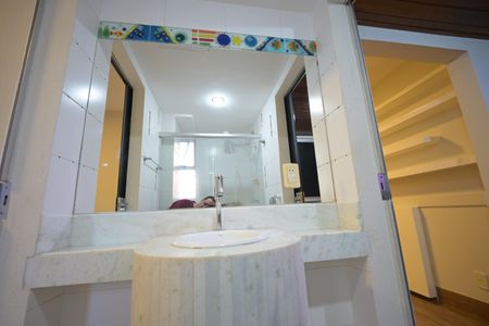 Apartamento para alugar com 112m², 4 quartos e 2 vagas