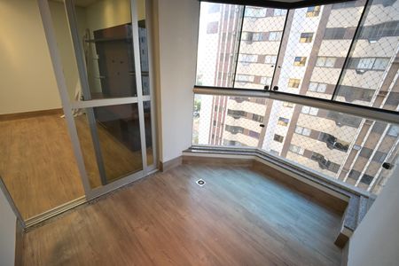 Apartamento para alugar com 112m², 4 quartos e 2 vagas