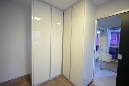 Apartamento para alugar com 112m², 4 quartos e 2 vagas