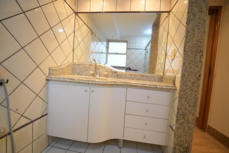 Apartamento para alugar com 112m², 4 quartos e 2 vagas