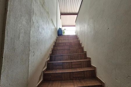 Casa à venda com 100m², 3 quartos e 3 vagasEscada 