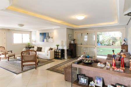 Casa à venda com 550m², 6 quartos e 4 vagas Casa à venda com 550m², 6 quartos e 4 vagasSala 1