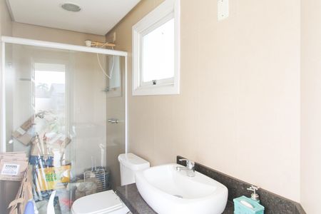 Casa à venda com 550m², 6 quartos e 4 vagas Casa à venda com 550m², 6 quartos e 4 vagasÁrea de Serviço