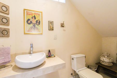 Casa à venda com 550m², 6 quartos e 4 vagas Casa à venda com 550m², 6 quartos e 4 vagasLavabo