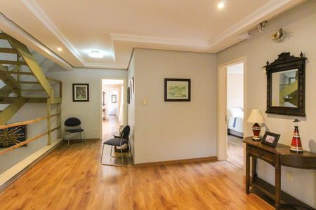 Casa à venda com 550m², 6 quartos e 4 vagas Casa à venda com 550m², 6 quartos e 4 vagasSala 2
