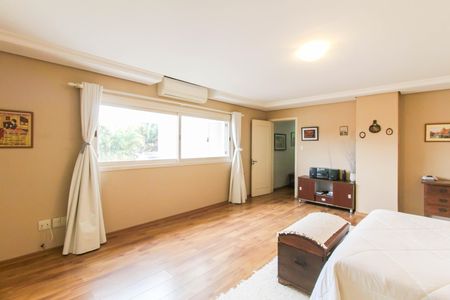 Casa à venda com 550m², 6 quartos e 4 vagas Casa à venda com 550m², 6 quartos e 4 vagasSuíte 3