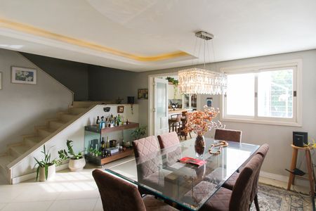 Casa à venda com 550m², 6 quartos e 4 vagas Casa à venda com 550m², 6 quartos e 4 vagasSala 1