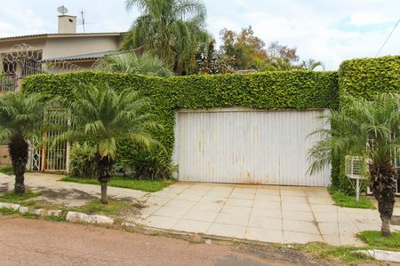 Casa à venda com 550m², 6 quartos e 4 vagas Casa à venda com 550m², 6 quartos e 4 vagasFachada