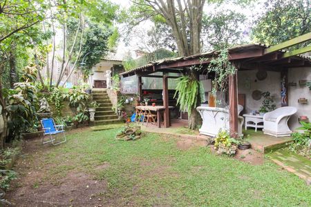 Casa à venda com 550m², 6 quartos e 4 vagas Casa à venda com 550m², 6 quartos e 4 vagasÁrea externa