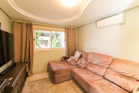 Casa à venda com 550m², 6 quartos e 4 vagas Casa à venda com 550m², 6 quartos e 4 vagasQuarto 1