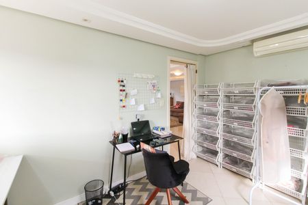 Casa à venda com 550m², 6 quartos e 4 vagas Casa à venda com 550m², 6 quartos e 4 vagasQuarto 2