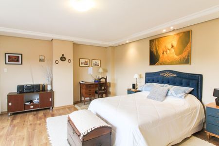Casa à venda com 550m², 6 quartos e 4 vagas Casa à venda com 550m², 6 quartos e 4 vagasSuíte 3