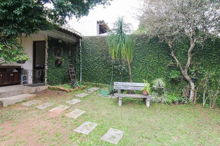 Casa à venda com 550m², 6 quartos e 4 vagas Casa à venda com 550m², 6 quartos e 4 vagasÁrea externa