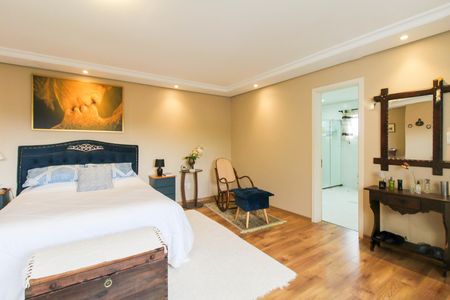 Casa à venda com 550m², 6 quartos e 4 vagas Casa à venda com 550m², 6 quartos e 4 vagasSuíte 3