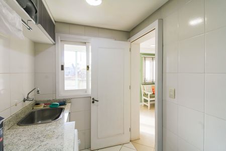 Casa à venda com 550m², 6 quartos e 4 vagas Casa à venda com 550m², 6 quartos e 4 vagasÁrea de Serviço