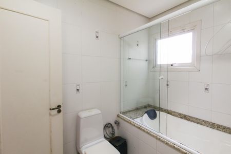 Casa à venda com 550m², 6 quartos e 4 vagas Casa à venda com 550m², 6 quartos e 4 vagasBanheiro da Suíte 1