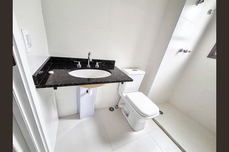 Apartamento à venda com 81m², 2 quartos e 1 vaga Apartamento à venda com 81m², 2 quartos e 1 vagaBanheiro da Suíte