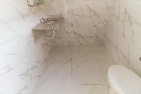 Casa para alugar com 90m², 2 quartos e 2 vagas Casa para alugar com 90m², 2 quartos e 2 vagasBanheiro