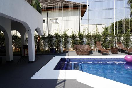 Casa para alugar com 1000m², 3 quartos e 5 vagas Casa para alugar com 1000m², 3 quartos e 5 vagasPiscina