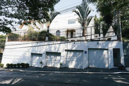 Fachada de casa para alugar com 3 quartos, 1000m² em Real Parque, São Paulo