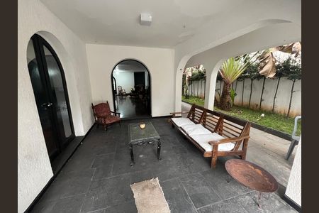 Casa para alugar com 1000m², 3 quartos e 5 vagas Casa para alugar com 1000m², 3 quartos e 5 vagasÁrea externa