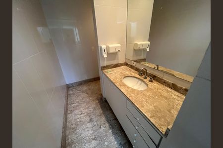 Casa para alugar com 1000m², 3 quartos e 5 vagas Casa para alugar com 1000m², 3 quartos e 5 vagasBanheiro da Suíte 3