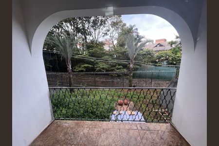 Casa para alugar com 1000m², 3 quartos e 5 vagas Casa para alugar com 1000m², 3 quartos e 5 vagasVaranda da sala
