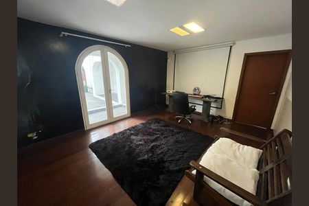 Casa para alugar com 1000m², 3 quartos e 5 vagas Casa para alugar com 1000m², 3 quartos e 5 vagasEscritório