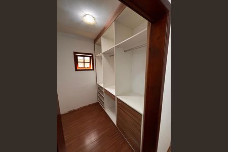 Casa para alugar com 180m², 3 quartos e 5 vagas Casa para alugar com 180m², 3 quartos e 5 vagasCloset