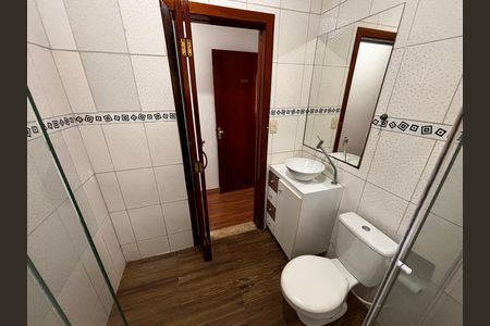 Casa para alugar com 180m², 3 quartos e 5 vagas Casa para alugar com 180m², 3 quartos e 5 vagasBanheiro