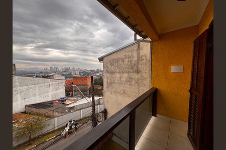 Casa para alugar com 180m², 3 quartos e 5 vagas Casa para alugar com 180m², 3 quartos e 5 vagasSacada suíte