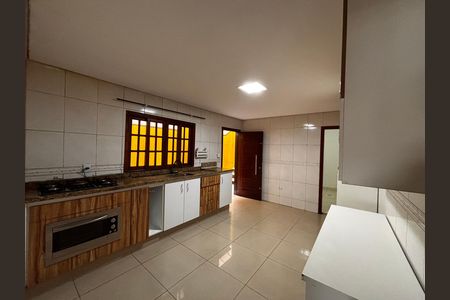 Casa para alugar com 180m², 3 quartos e 5 vagas Casa para alugar com 180m², 3 quartos e 5 vagasCozinha