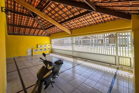 Casa de condomínio para alugar com 34m², 1 quarto e 1 vaga Casa de condomínio para alugar com 34m², 1 quarto e 1 vagaGaragem