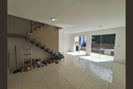 Sala de casa para alugar com 3 quartos, 200m² em Vila Progresso, Niterói