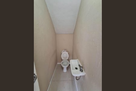 Casa à venda com 200m², 3 quartos e 2 vagas Casa à venda com 200m², 3 quartos e 2 vagasLavabo