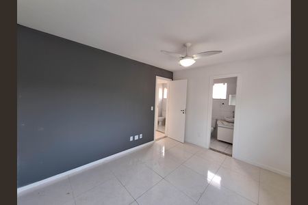 Casa à venda com 200m², 3 quartos e 2 vagas Casa à venda com 200m², 3 quartos e 2 vagas Suíte