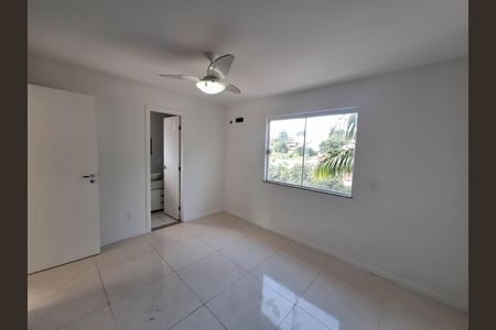 Casa à venda com 200m², 3 quartos e 2 vagas Casa à venda com 200m², 3 quartos e 2 vagas Suíte