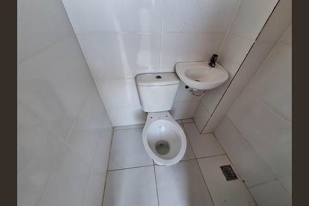 Casa à venda com 200m², 3 quartos e 2 vagas Casa à venda com 200m², 3 quartos e 2 vagasBanheiro de serviço