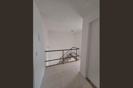 Casa à venda com 200m², 3 quartos e 2 vagas Casa à venda com 200m², 3 quartos e 2 vagasCorredor