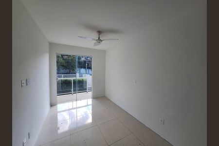 Casa à venda com 200m², 3 quartos e 2 vagas Casa à venda com 200m², 3 quartos e 2 vagasQuarto 2
