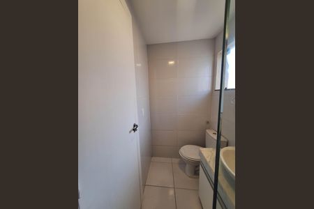 Casa à venda com 200m², 3 quartos e 2 vagas Casa à venda com 200m², 3 quartos e 2 vagasBanheiro Social