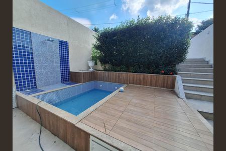 Área externa de casa para alugar com 3 quartos, 200m² em Vila Progresso, Niterói