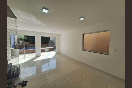 Casa para alugar com 3 quartos, 200m² em Vila Progresso, Niterói