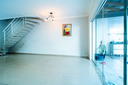Casa de condomínio para alugar com 100m², 3 quartos e 2 vagas Casa de condomínio para alugar com 100m², 3 quartos e 2 vagasSala