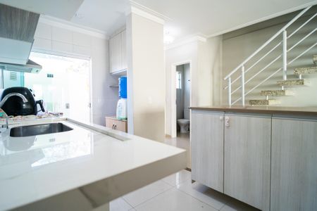 Casa de condomínio para alugar com 100m², 3 quartos e 2 vagas Casa de condomínio para alugar com 100m², 3 quartos e 2 vagasCozinha
