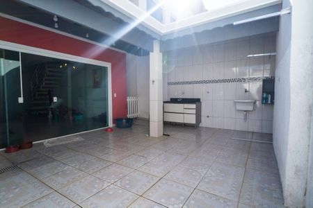 Casa de condomínio para alugar com 100m², 3 quartos e 2 vagas Casa de condomínio para alugar com 100m², 3 quartos e 2 vagasÁrea de Serviço