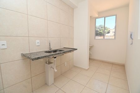 Apartamento para alugar com 44m², 2 quartos e 1 vaga Apartamento para alugar com 44m², 2 quartos e 1 vagaCozinha e Área de Serviço